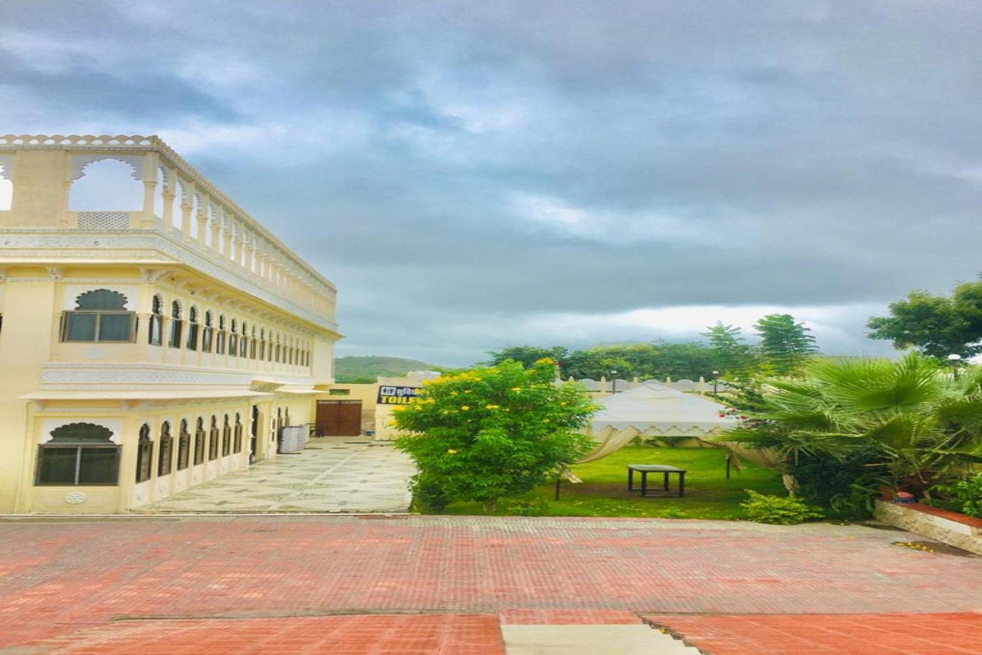 Hotel O The Takhatgarh Resort Nāthdwāra Екстериор снимка